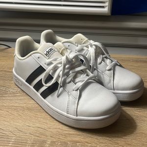 Adidas Sneakers